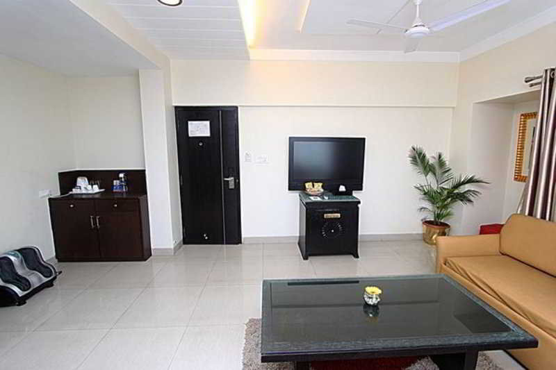 Room
 di Lily Sarovar Portico