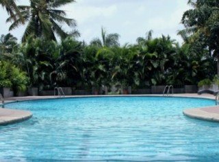 Pool
 di Claresta Sarovar Portico Hotel, Hosur