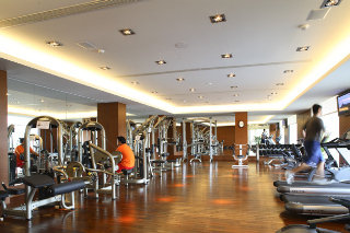 Sports and Entertainment
 di Queena Plaza