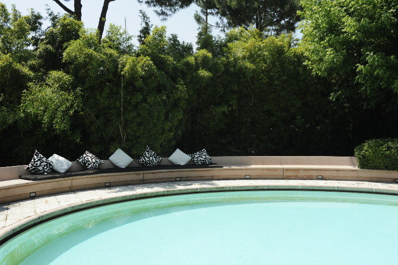 Pool
 di De la Ville