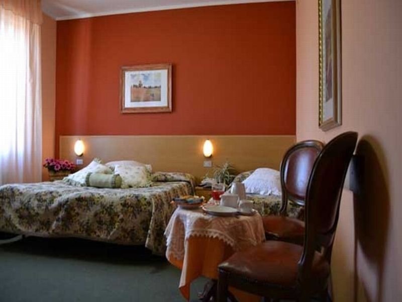 Room
 di Europa Poggibonsi