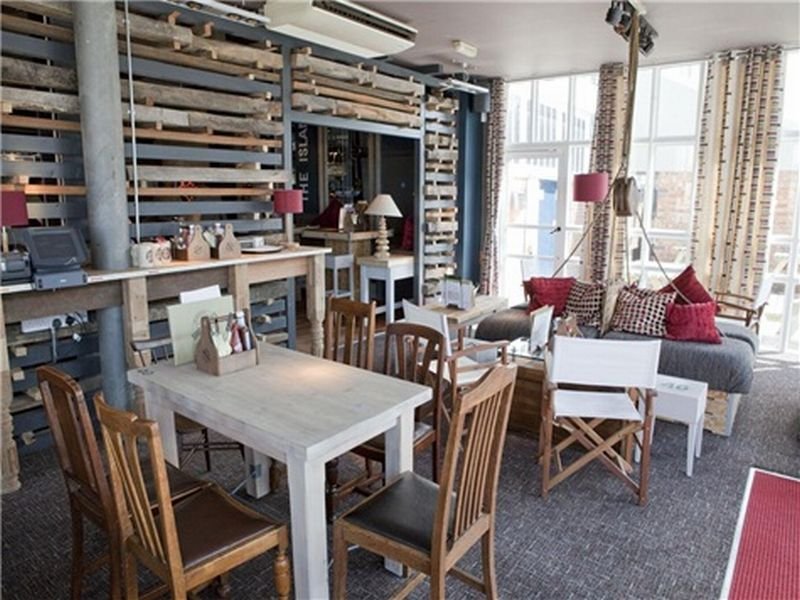 Restaurant
 di Ship and Trades