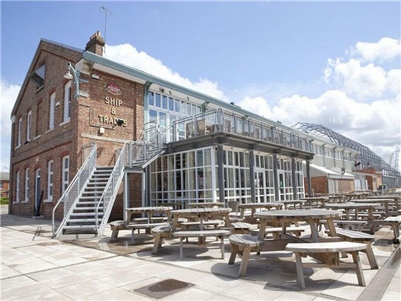 Terrace
 di Ship and Trades