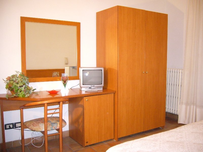 Room
 di San Vicino