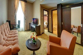 Room
 di Aryana