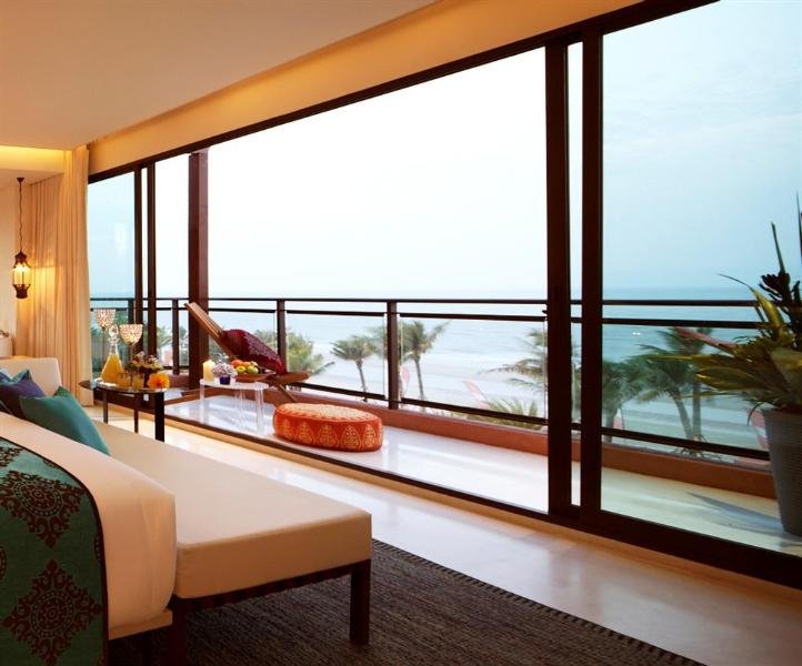 Room thumbnail 7