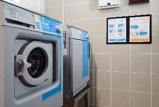 Tune Hotel KLIA Aeropolis (Airport Hotel)