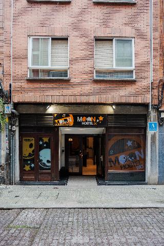 Moon Hostel Bio