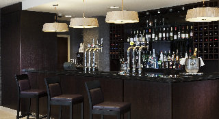 Bar
 di Holiday Inn London Commercial Road