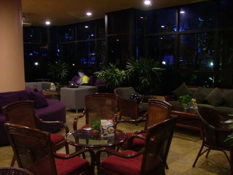 Lobby thumbnail 26