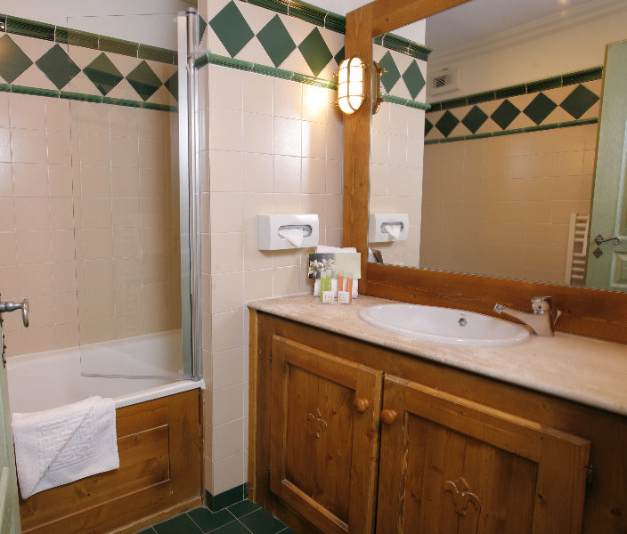 Room
 di Hotel Les Suites Du Montana