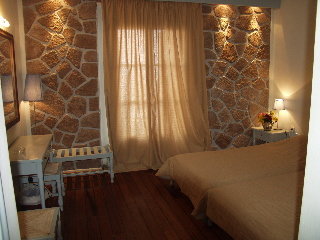 Room
 di Olive Press