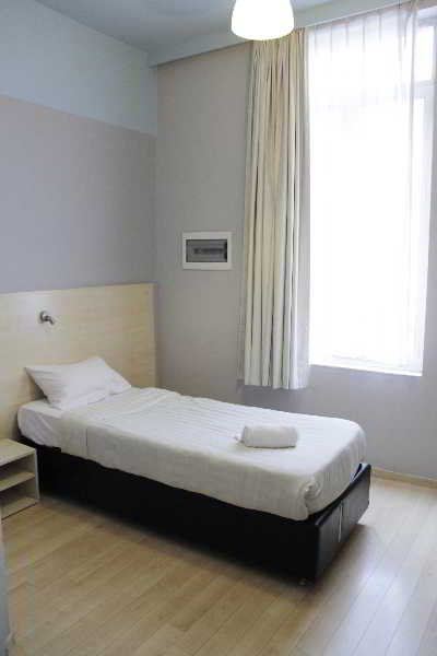 Room
 di Midi Station Hotel