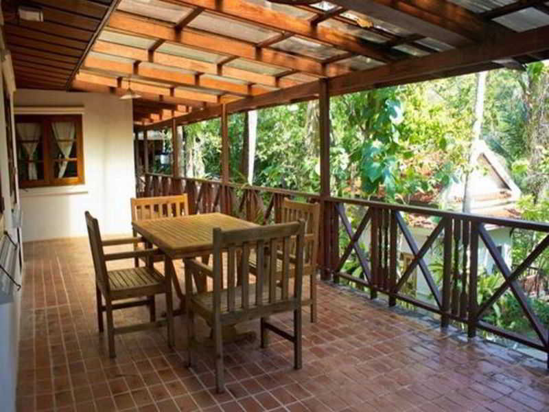 Terrace thumbnail 6