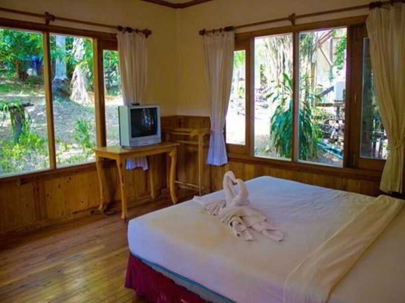 Room thumbnail 5