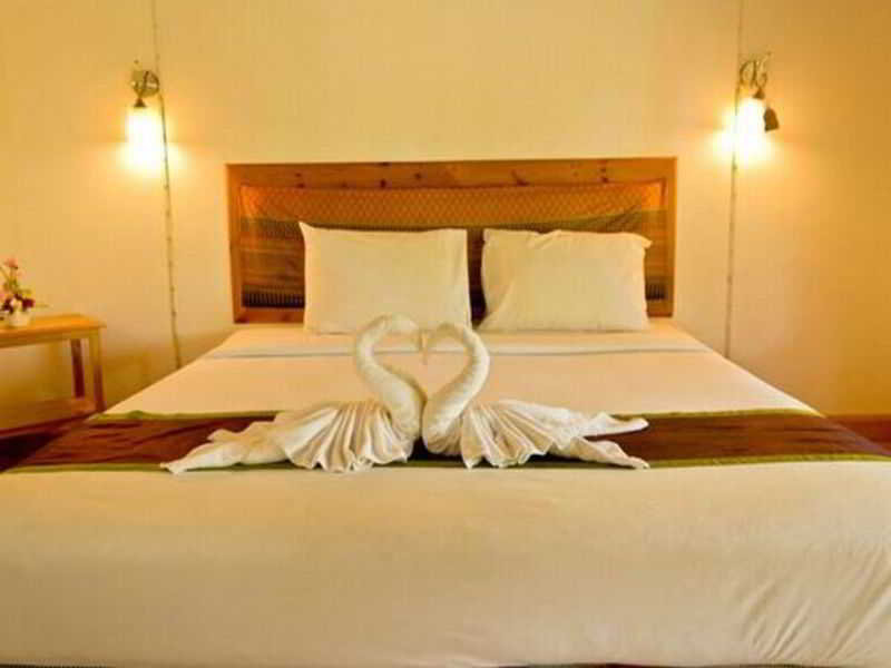 Room thumbnail 9