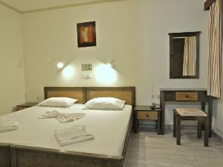 Alexandros M. Studios and Apartments