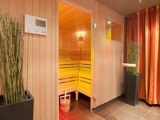 Sports and Entertainment
 di Nestroy Wien