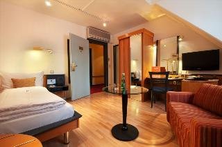 Room
 di Nestroy Wien