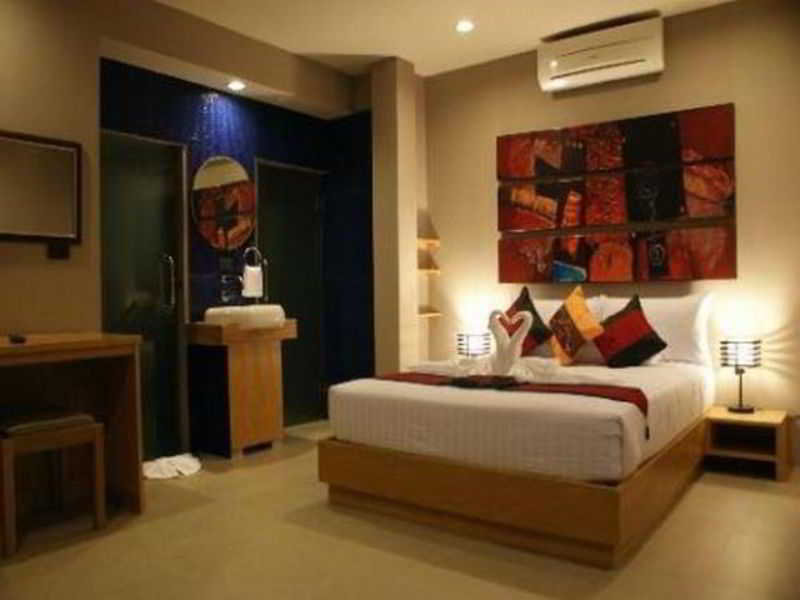 Room thumbnail 1