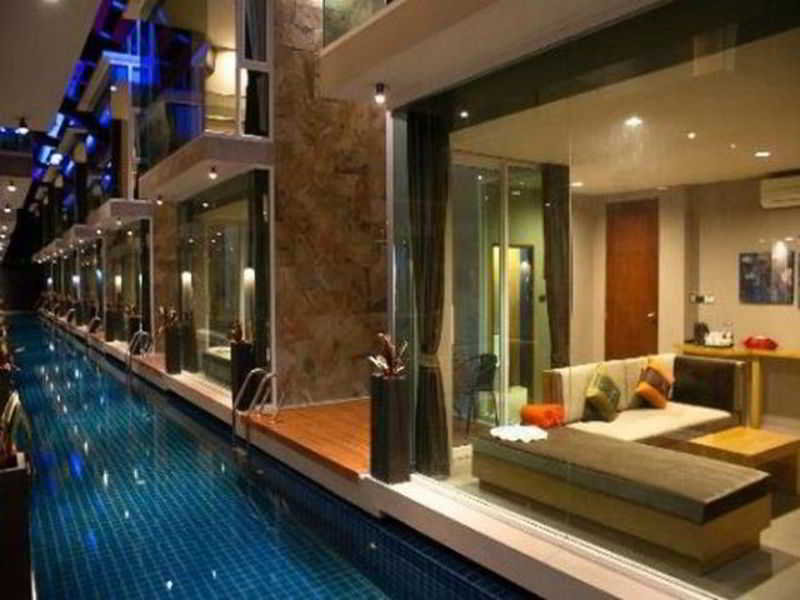 Room thumbnail 3