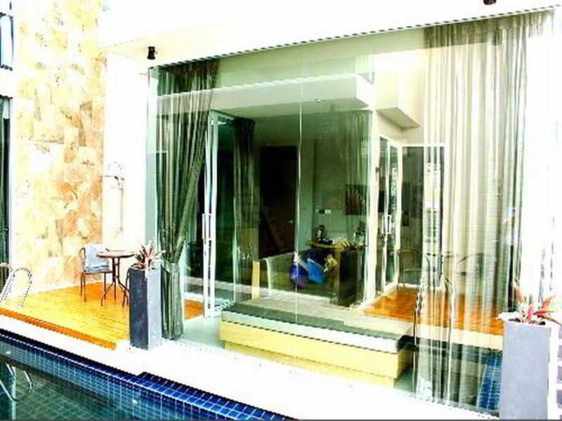 Room thumbnail 5