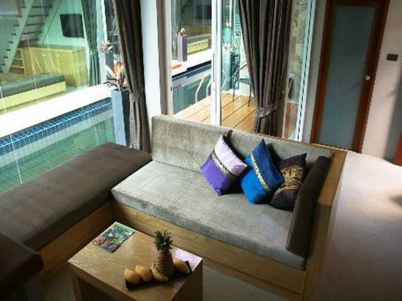Room thumbnail 8