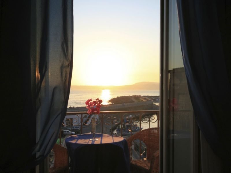 Room
 di Bayard Rooms