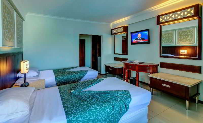 Room thumbnail 6