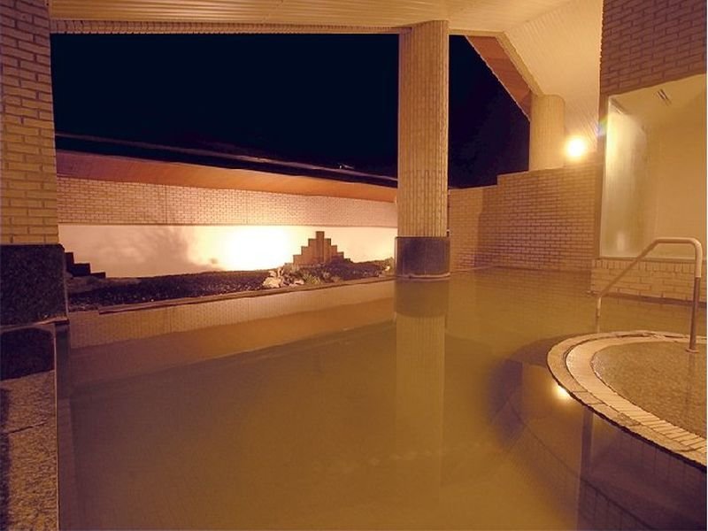 Sports and Entertainment
 di Kussharo Prince (East)