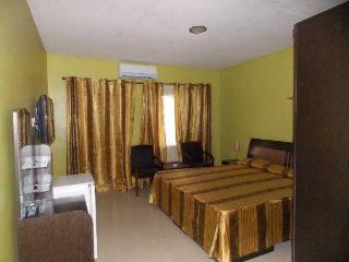 Room thumbnail 3