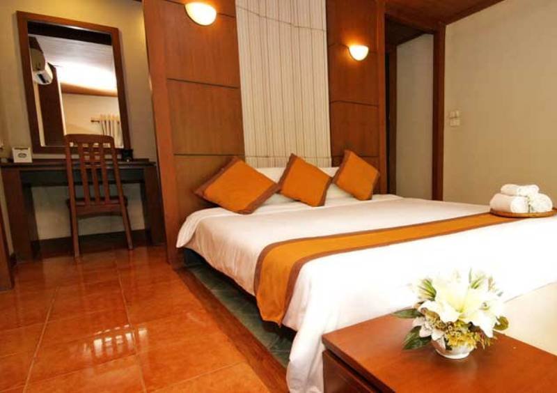 Room thumbnail 2