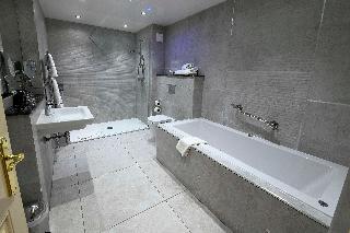 1 Double Bed Non-Smoking Junior Suite Feature Bed Jetted Tub Bathrobe