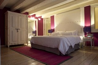 Room
 di Armeria Real 