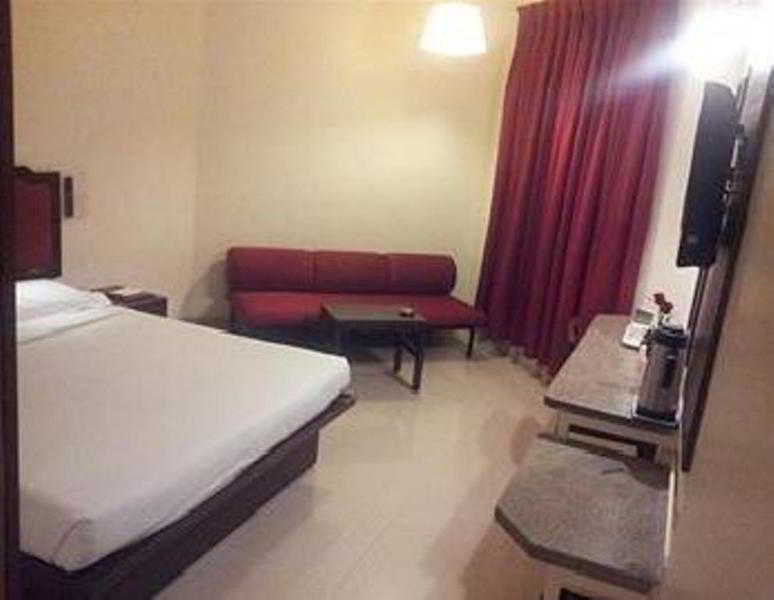 Room
 di Ashish Plaza