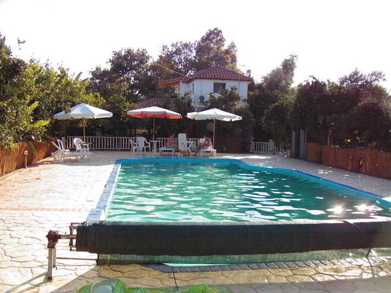 Pool
 di Banana Place