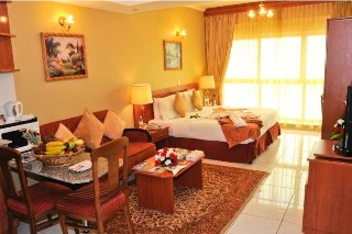 Room
 di Savoy Central