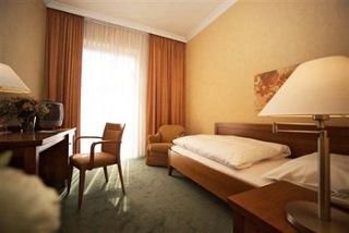 Room thumbnail 2