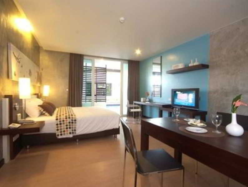 Room thumbnail 1