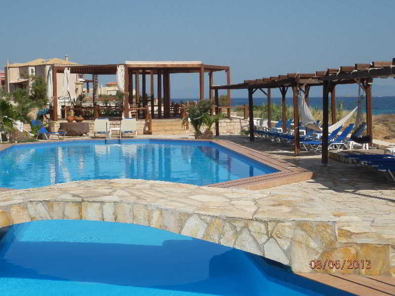 Pool
 di Irides Luxury Studios & Apartments