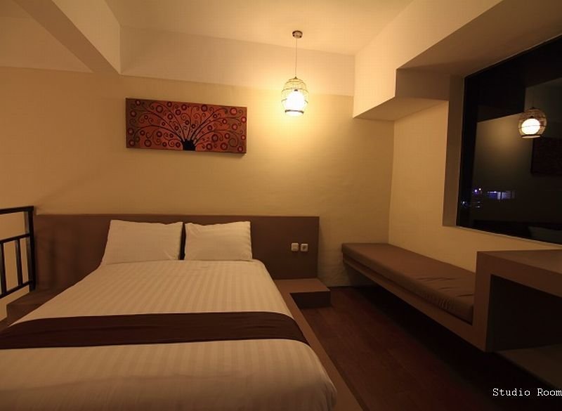 Room thumbnail 3