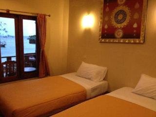 Room thumbnail 8