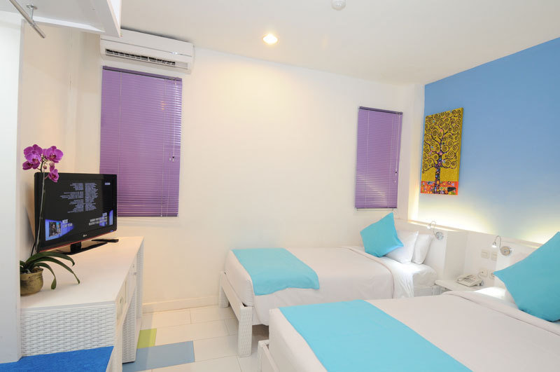 Room thumbnail 3