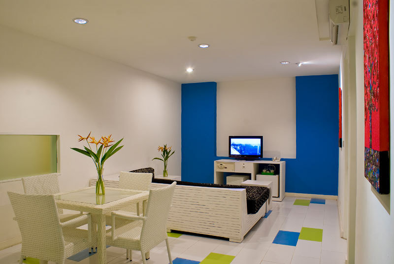 Room thumbnail 4