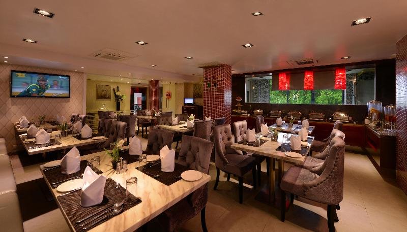 Restaurant
 di Tulip Inn Ahemadbad