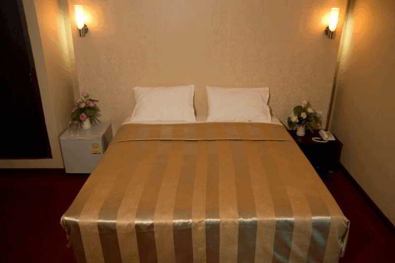 Room thumbnail 10
