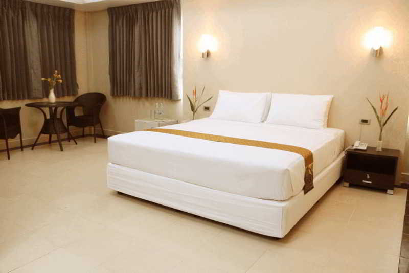 Room thumbnail 16