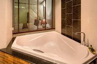 Room thumbnail 8