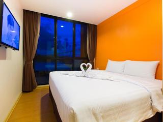Room thumbnail 13