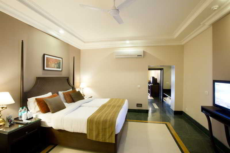 Room
 di Ganga Lahari